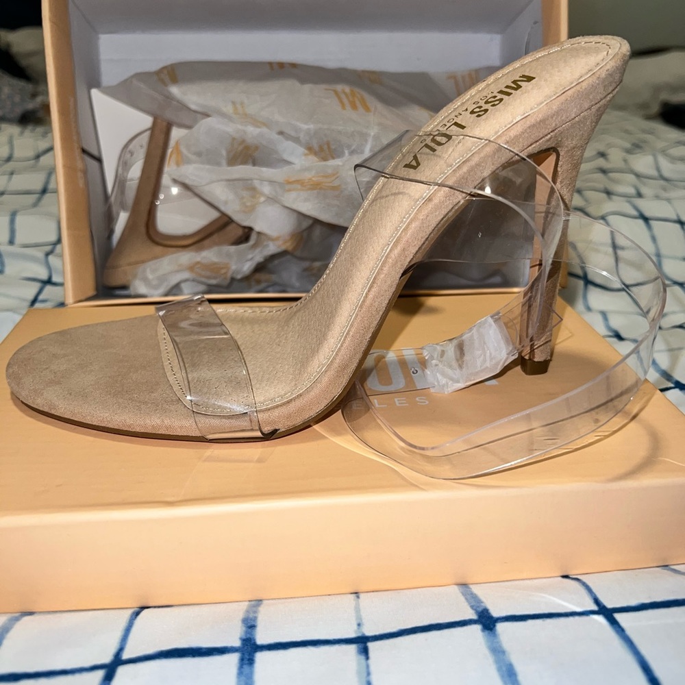 NUDE CLEAR STRAP HEELS
